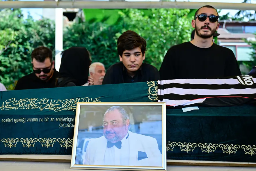 Gazeteci Reha Muhtar son yolcuğuna uğurlandı 8