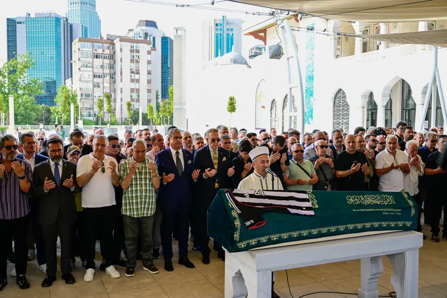 Gazeteci Reha Muhtar son yolcuğuna uğurlandı 5