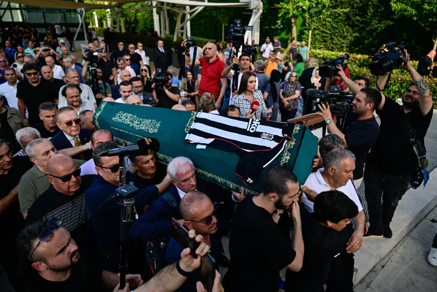 Gazeteci Reha Muhtar son yolcuğuna uğurlandı 6
