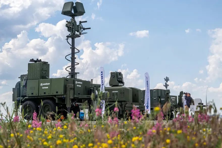 ASELSAN'dan DRONEDEF: Farklı konumlardan geldiler, saniyeler içinde yok etti 