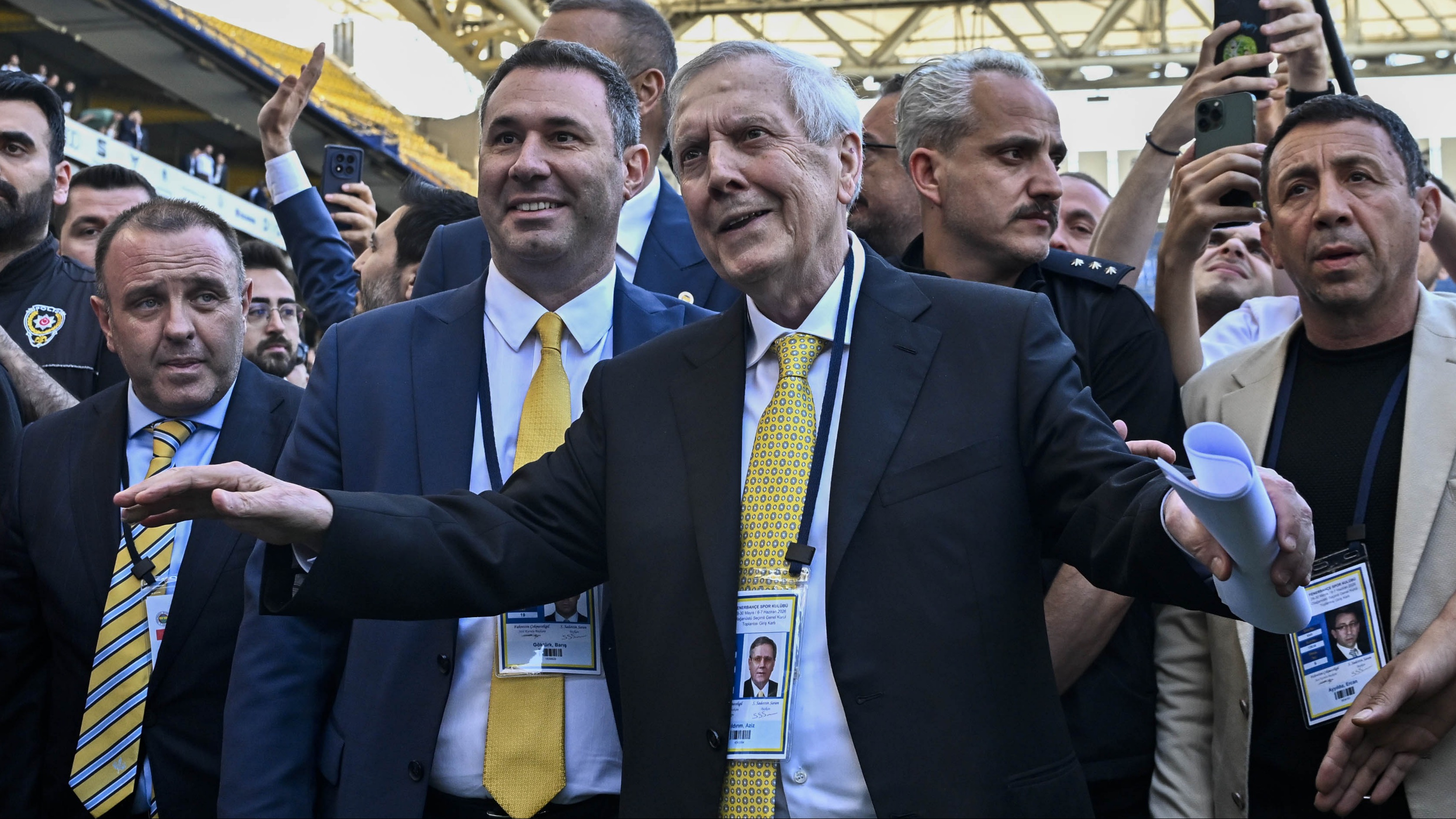Fenerbahçe'den transfer açıklaması. "İlk maça yetişemeyecekler"