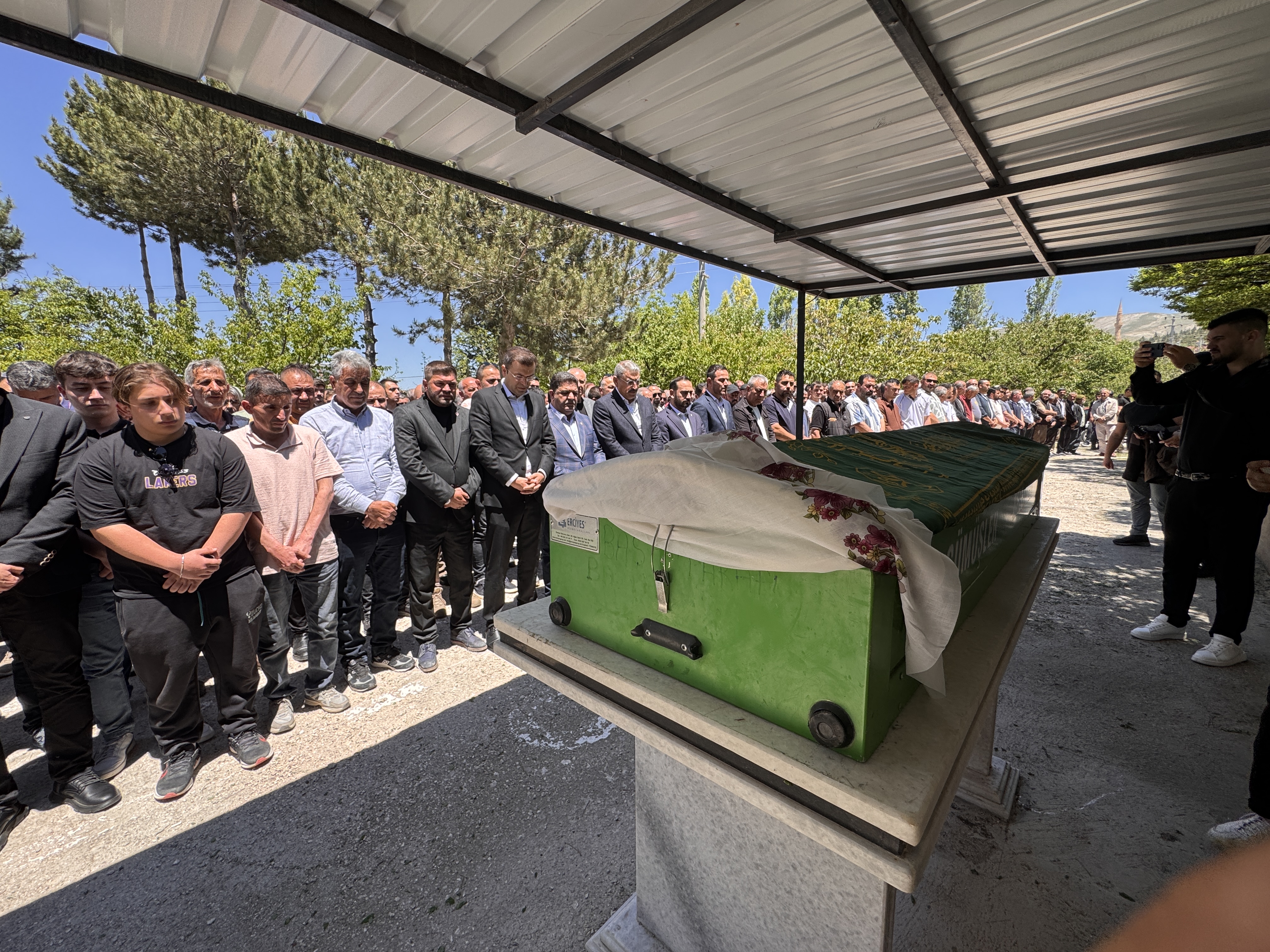 Niğde'de selde hayatını kaybeden kadının cenazesi defnedildi