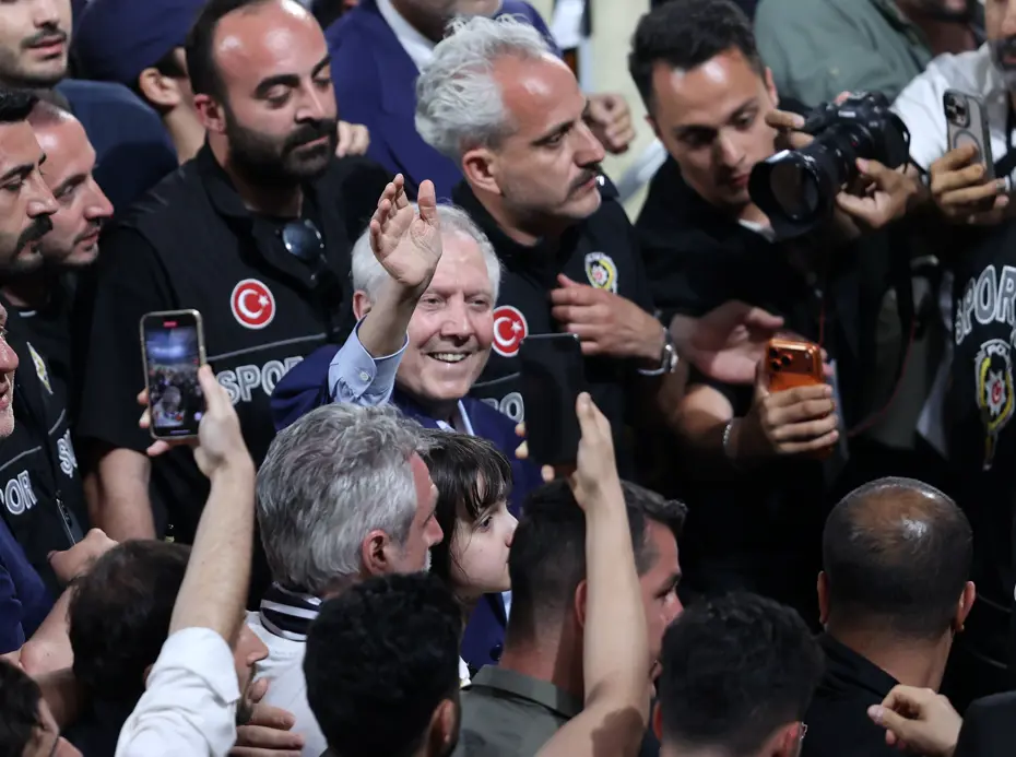 Aziz Yıldırım'ın ilk transferi belli oldu. Fenerbahçe'ye geri dönüyor