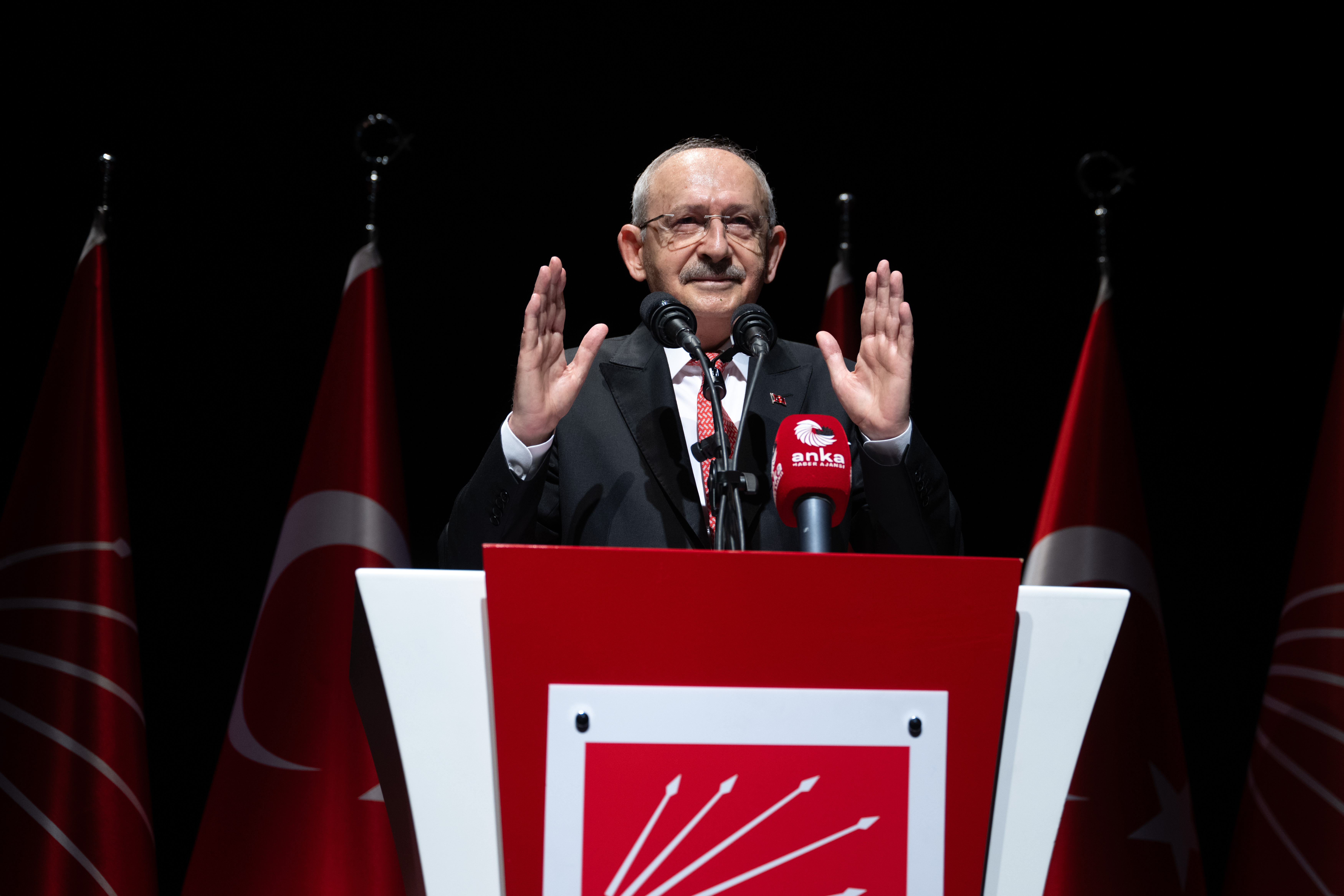 CHP'de gözler saat 13.00'te: Gündem ihraç kararları ve kurul