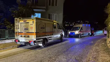 Mutfak tavanındaki sıva düştü. 2 katlı bina tahliye edildi