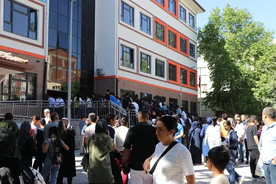 LGS soru kitapçığı ve cevap anahtarı yayınlandı: İşte sözel ve sayısal soruların cevapları 