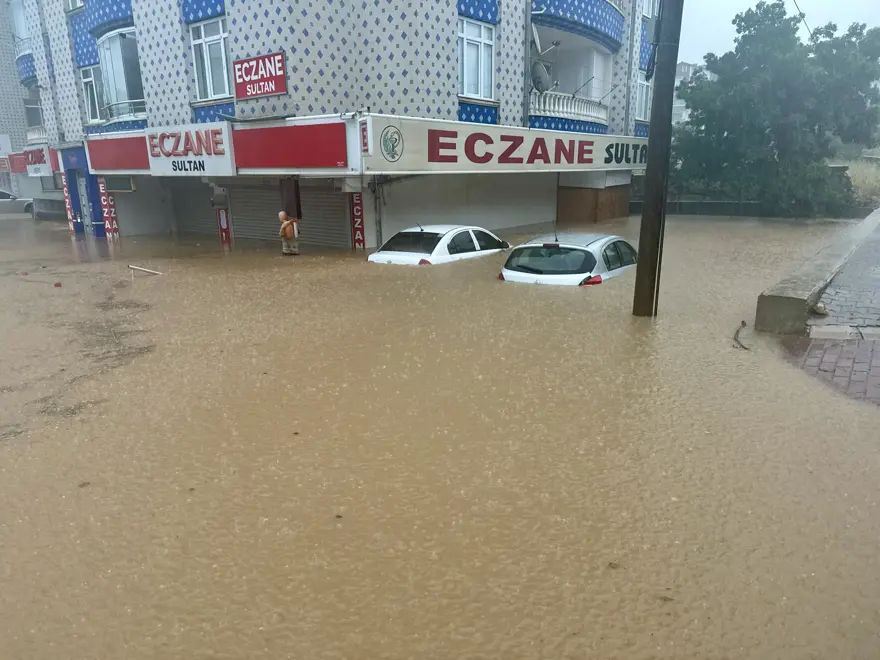 "METREKAREYE 45 KİLOGRAM YAĞIŞ DÜŞTÜ" 7