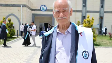 Hayalini kurduğu bölümden 75 yaşında mezun oldu