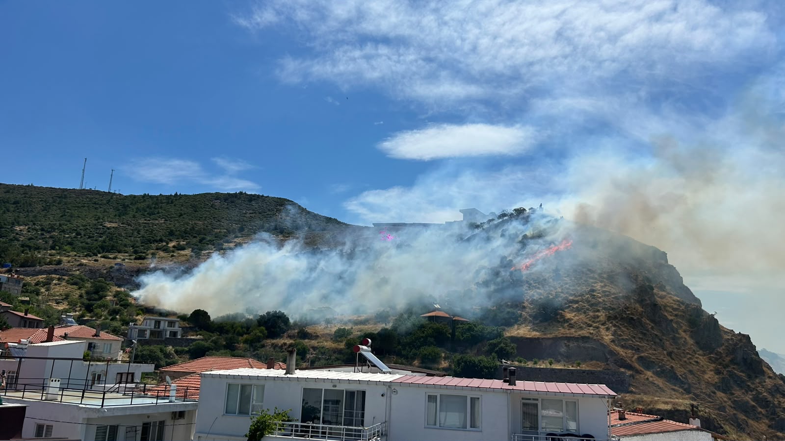 Çanakkale'de makilik alandaki yangın kontrol altında