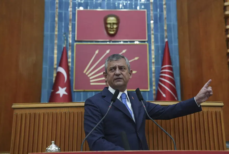 OLAĞANÜSTÜ KURULTAY İSTİYORLAR 3