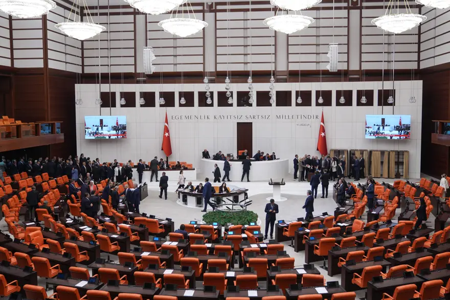Meclis'te sandalye dağılımı değişti 2