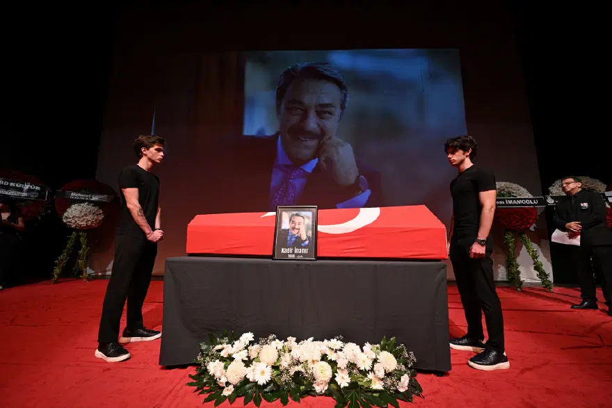 İNANIR, İSTANBUL'DA SON YOLCULUĞUNA UĞURLANDI 2