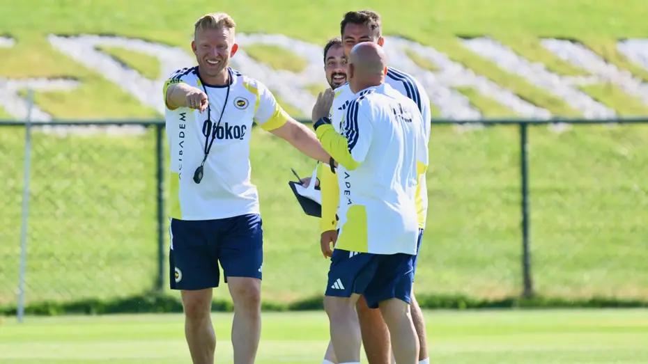Fenerbahçe'ye geri döndü, yeni sezon öncesi iddialı konuştu. 