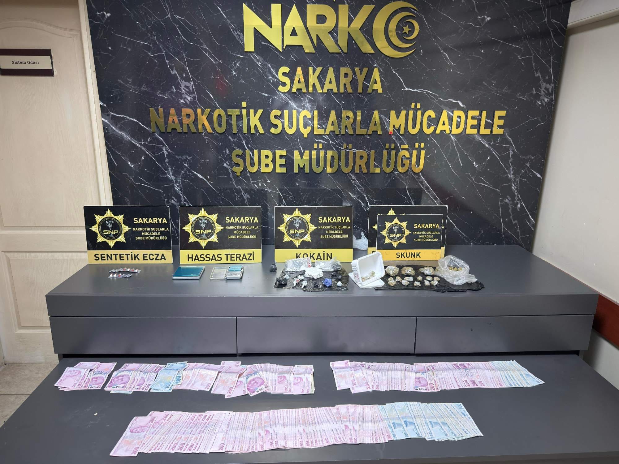 Sakarya'da zehir tacirlerine darbe