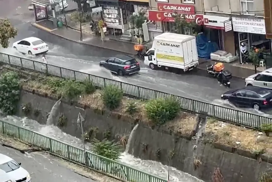 İSTANBUL'DA İKİ GÜN BOYUNCA YAĞMUR VAR 3