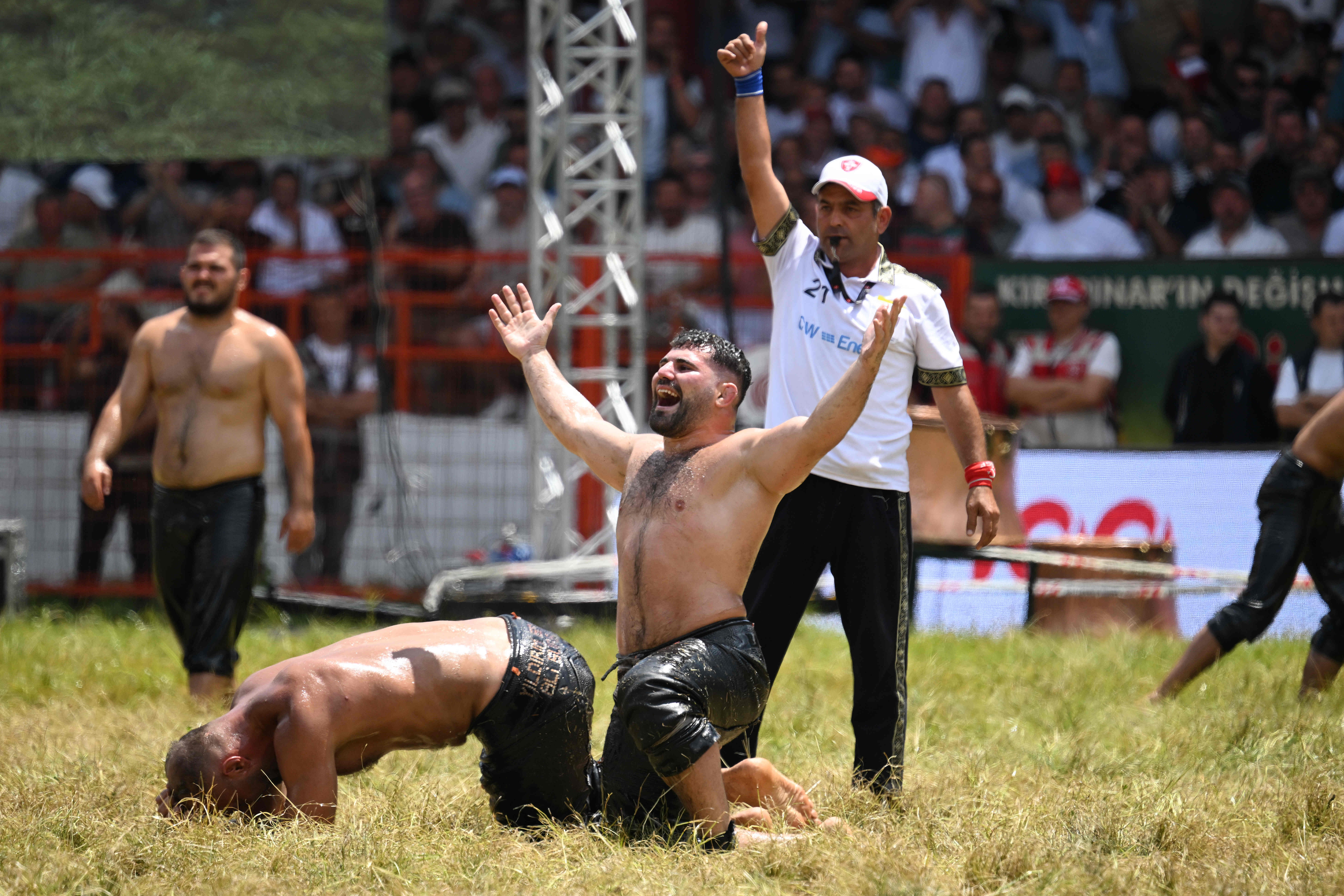 665. Tarihi Kırkpınar Yağlı Güreşleri'nde başpehlivanlığı Erkan Taş kazandı