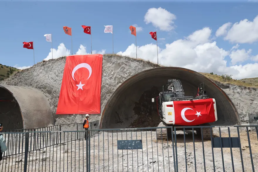 Ölüm virajı kabusu bitecek, yol 5 dakikaya düşecek 1 Ölüm virajı kabusu bitecek, yol 5 dakikaya düşecek 1