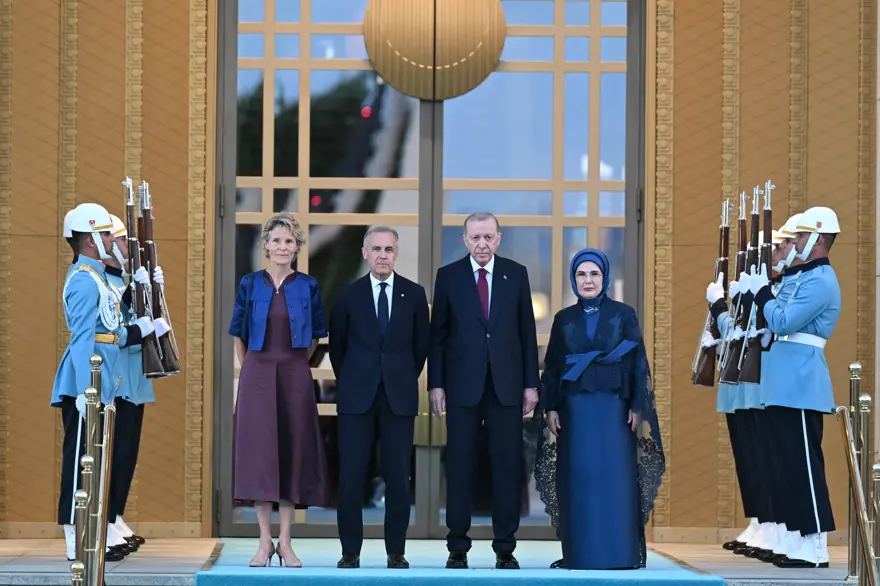 Cumhurbaşkanı Erdoğan ve eşi Emine Erdoğan - Kanada Başbakanı Mark Carney, eşi Diana Fox Carney 16
