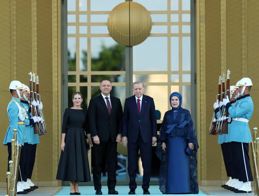 Erdoğan çifti liderleri böyle karşıladı 22