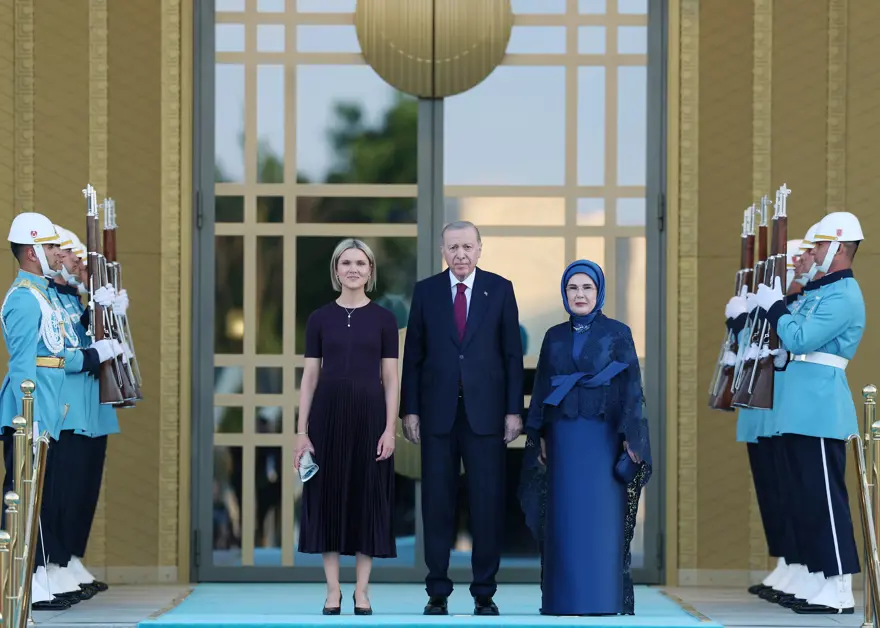 Erdoğan çifti liderleri böyle karşıladı 23