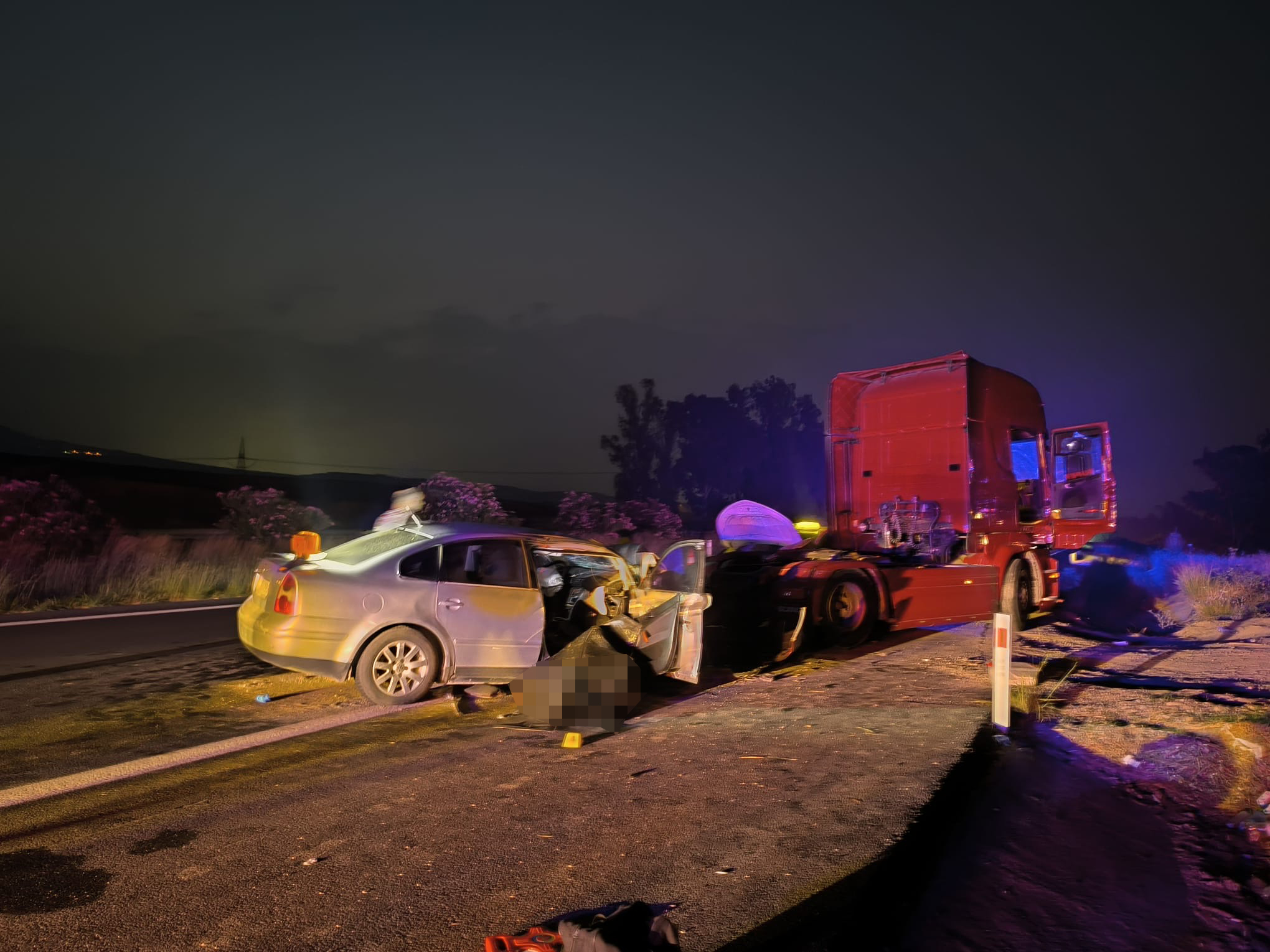 Adana'da TIR'a çarpan otomobilde iki kişi öldü