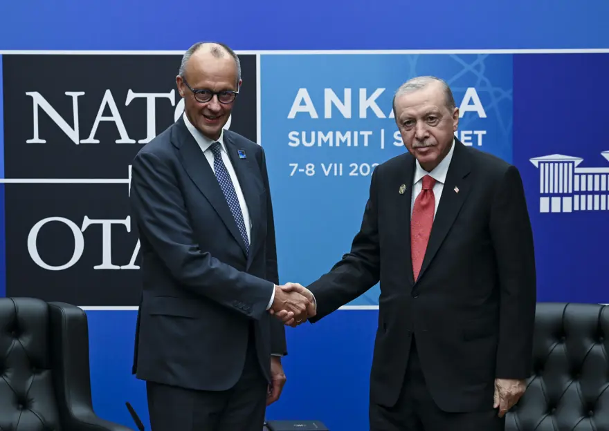 NATO Zirvesi'nden dikkat çeken anlar. Zirveye Erdoğan ve Trump görüntüleri damga vurdu 4 NATO Zirvesi'nden dikkat çeken anlar. Zirveye Erdoğan ve Trump görüntüleri damga vurdu 4