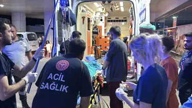 Çocuk parkında boşandığı kadını katletti, 4 yaşındaki kızını yaraladı