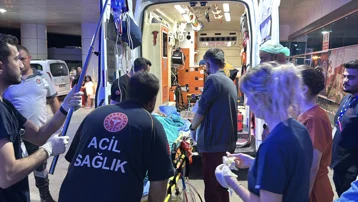 Çocuk parkında boşandığı kadını katletti, 4 yaşındaki kızını yaraladı