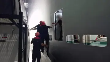 Muğla açıklarında yaralanan araştırma gemisi personeline tıbbi tahliye