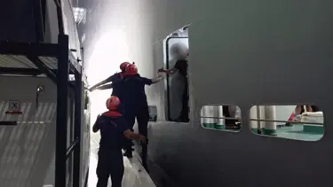 Muğla açıklarında yaralanan araştırma gemisi personeline tıbbi tahliye