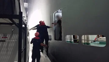 Muğla açıklarında yaralanan araştırma gemisi personeline tıbbi tahliye
