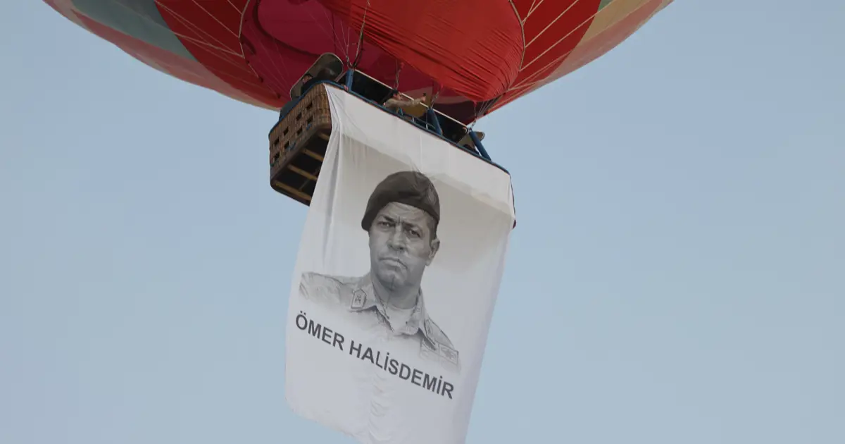 Sıcak hava balonları, 15 Temmuz için Türk bayrakları ile havalandı