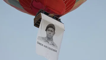 Sıcak hava balonları, 15 Temmuz için Türk bayrakları ile havalandı