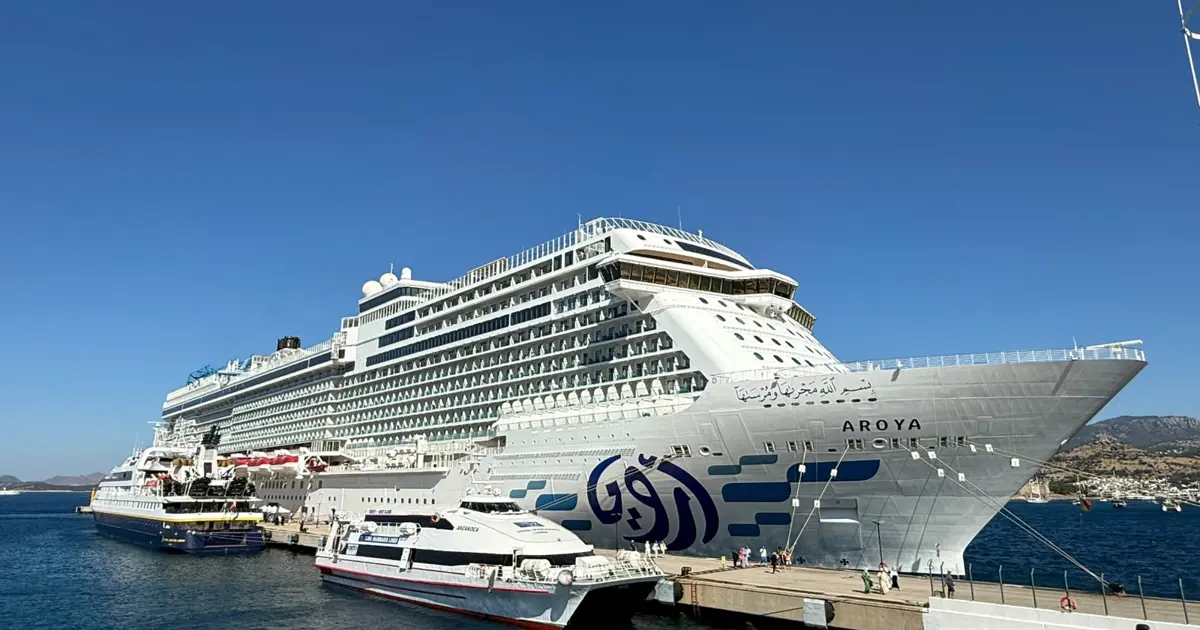 Dev kruvaziyer Bodrum’a binlerce turist getirdi