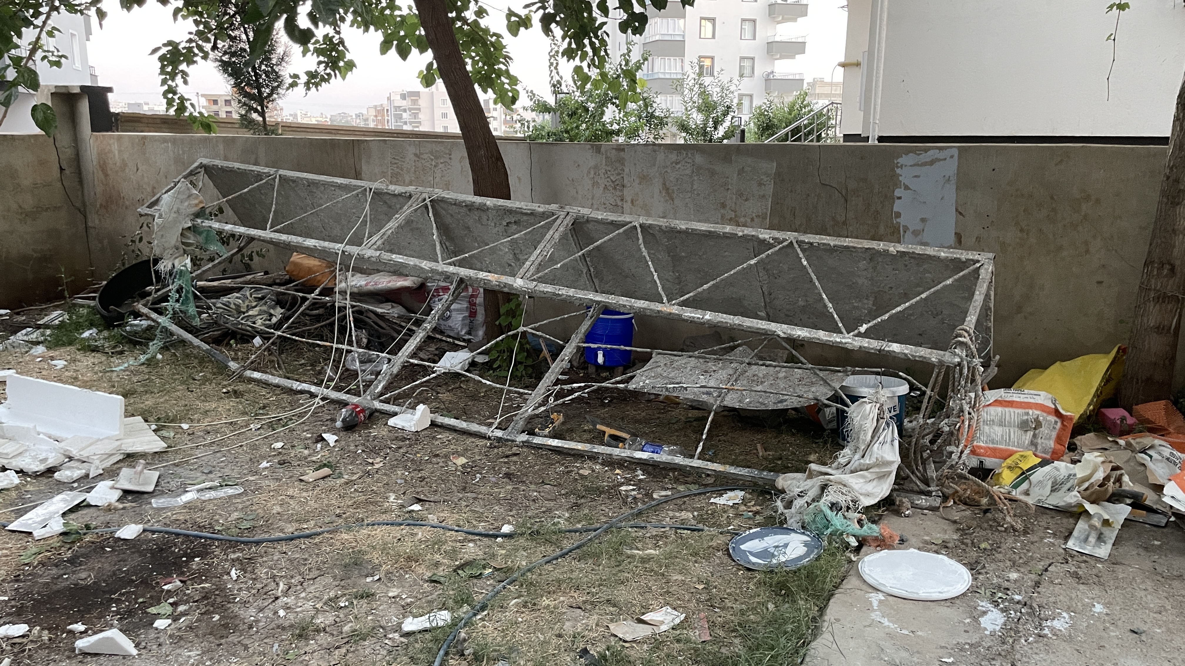 Şanlıurfa'da asma iskele halatının kopması sonucu 2 işçi öldü