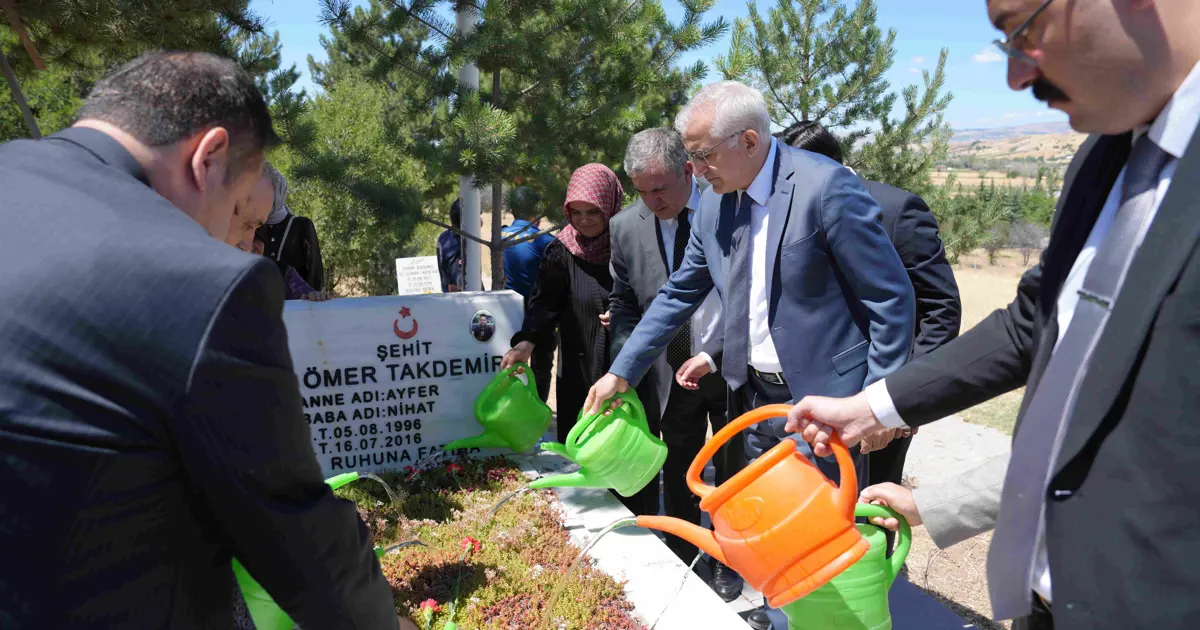15 Temmuz Şehidi Ömer Takdemir, Ankara'da kabri başında anıldı