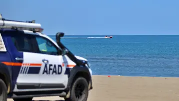 Samsun'da alabora olan tekne çıkarıldı. 2 kişi hayatını kaybetti, 1 kişi kayıp