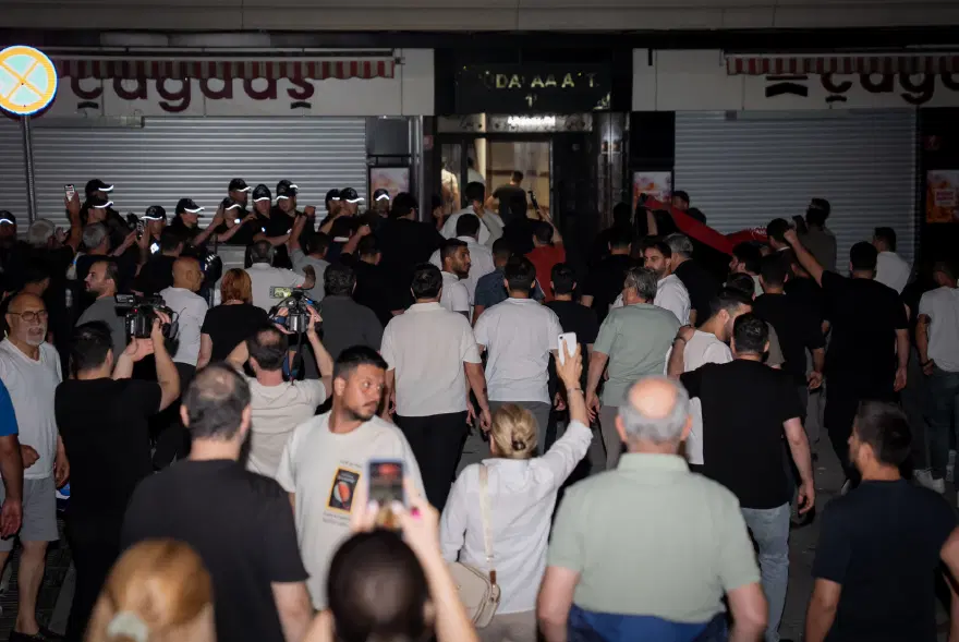 CHP Ankara İl Başkanlığı binasında gerginlik 