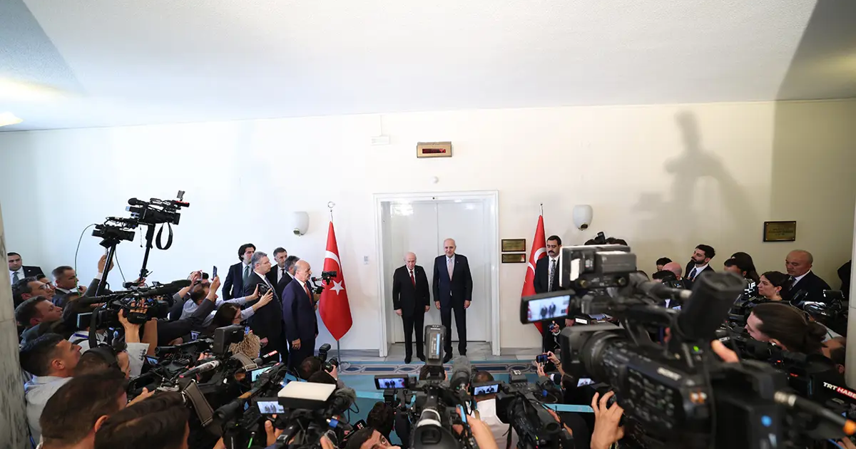 TBMM Başkanı Kurtulmuş'un süreç yasası turu sürüyor. Bugünkü ilk ziyaret İYİ Parti'ye