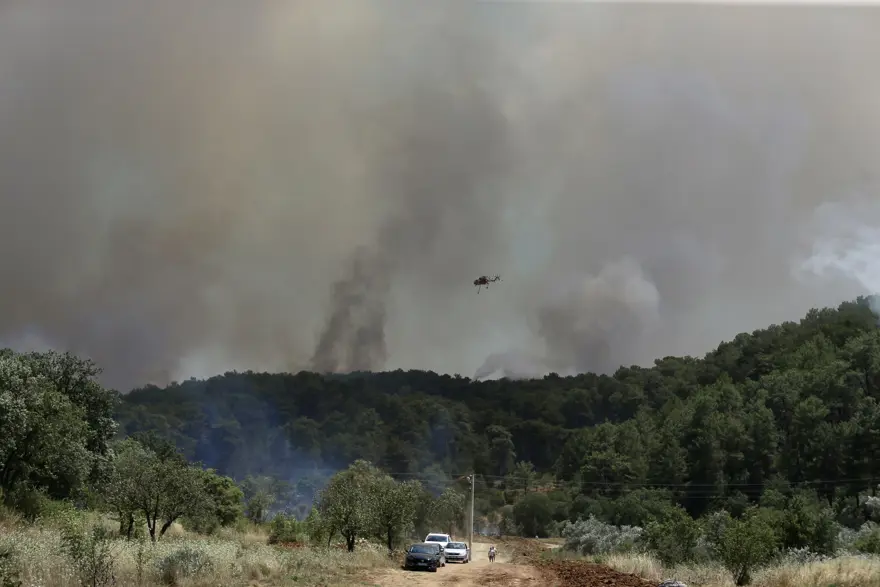 Afyonkarahisar, Fethiye ve Antalya'da orman yangını. Ekipler sevk edildi 4