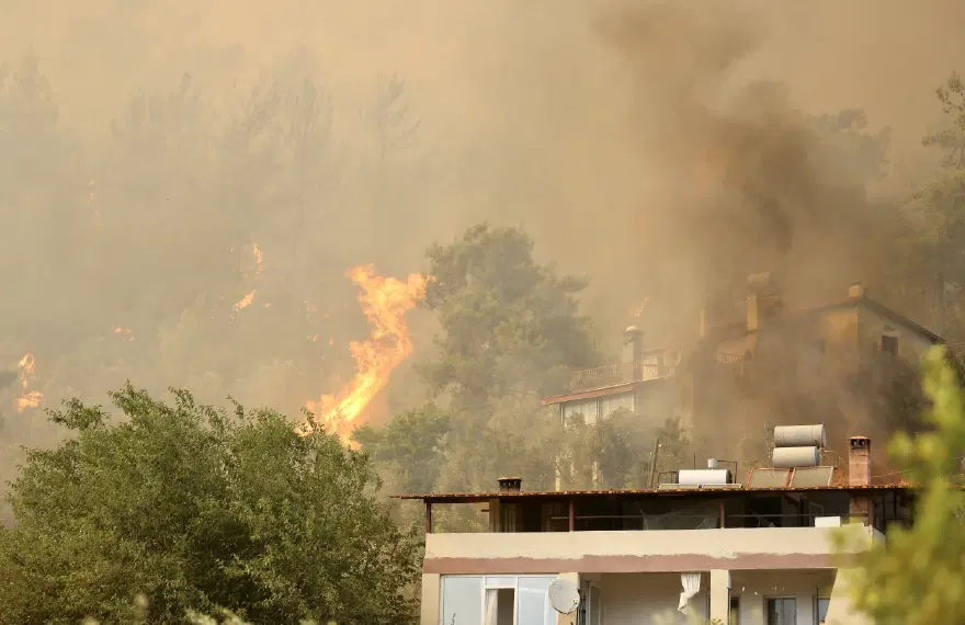 VALİ AKBIYIK: YANGININ ENERJİSİ DÜŞÜRÜLDÜ 4