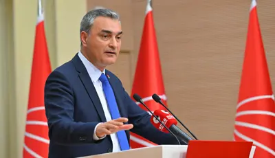 CHP'de 4 il başkanı daha görevden alındıCHP Genel Başkan Yardımcısı ve Parti Sözcüsü Müslim Sarı, "4 il başkanlığımız, merkez ilçelerle beraber görevden alındı, örgütler feshedildi. 5 ilimizde de il başkanlığı görevlendirmesi yaptık." ifadesini kullandı.
