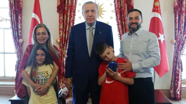 Cumhurbaşkanı Erdoğan "Cake Not Hate" kampanyasıyla tanınan Harris'i kabul etti