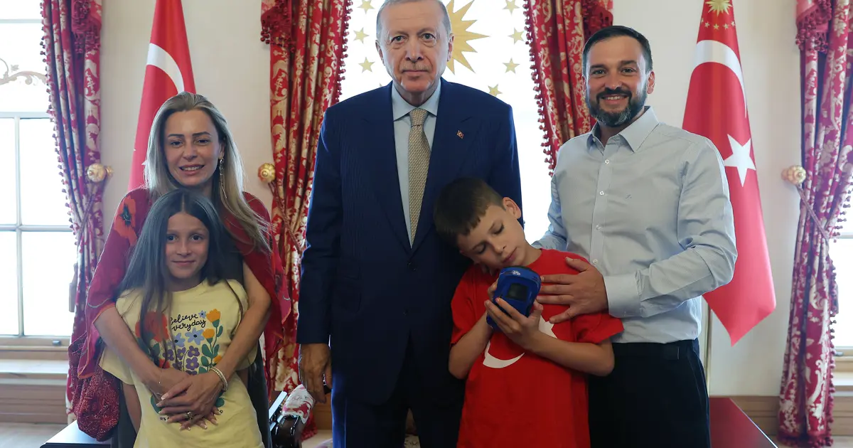 Cumhurbaşkanı Erdoğan "Cake Not Hate" kampanyasıyla tanınan Harris'i kabul etti