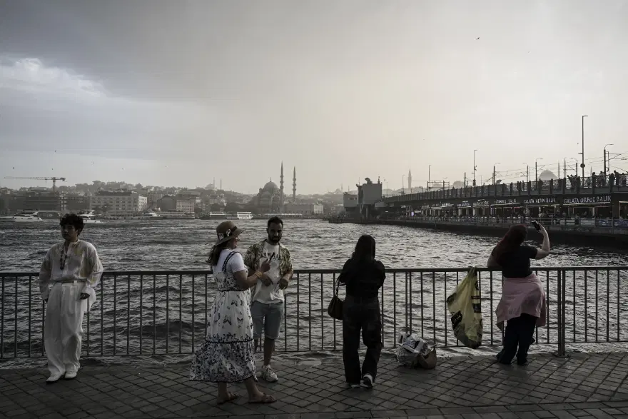 İstanbul'da fırtına. Ağaçlar devrildi, uçaklar kalkamadı 2