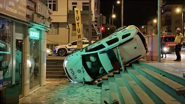 Polis aracı kaza yaptı. 2'si bekçi 3 yaralı