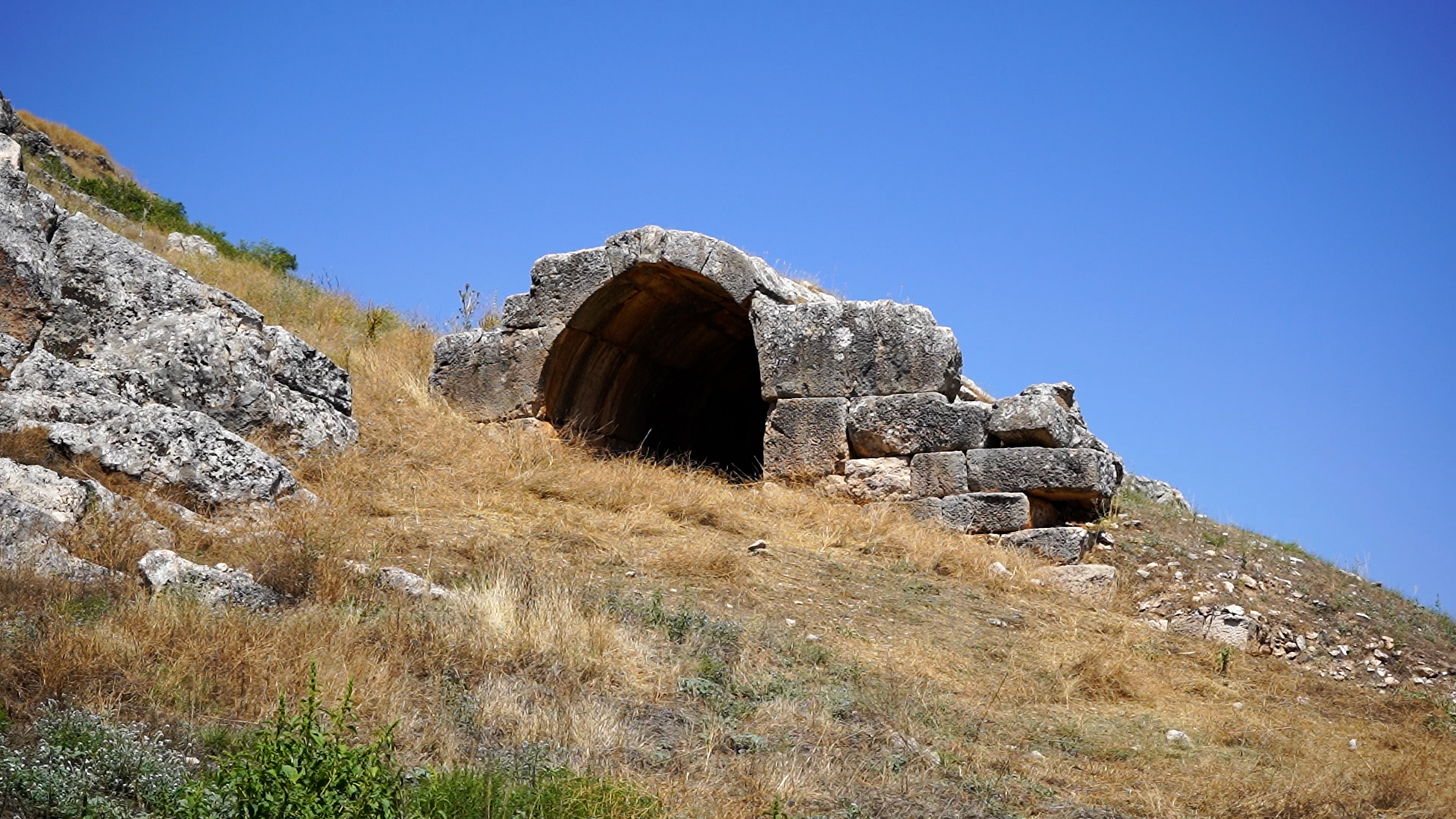 Isparta'da 1500 yıllık sır perdesi aralandı. Anadolu'da çok nadir görülüyor