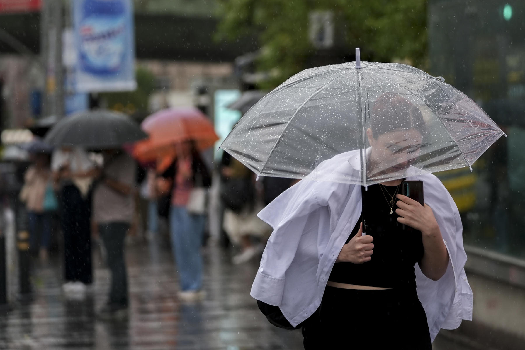 Yaz havasında eylül. Önce 30 derece sıcaklık ardından kuvvetli yağmur