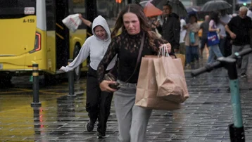 Balkanlardan serin ve yağışlı hava geldi | Bu illerde yaşayanlar dikkat, fırtına uçuracak