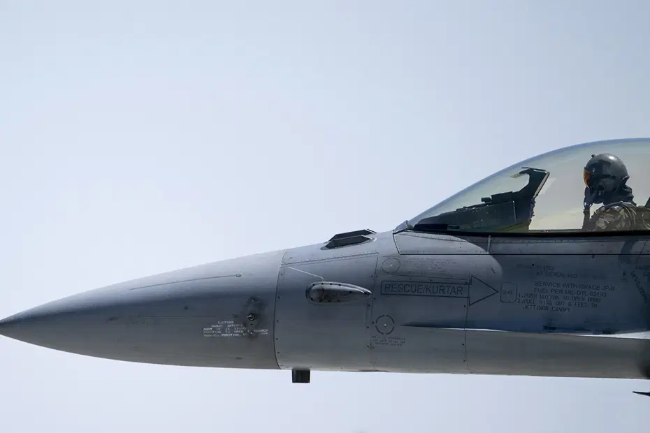 NATO hava sahasında İHA alarmı. Türk jetleri havalandı